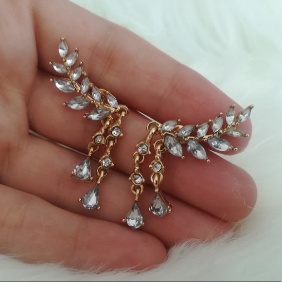 NWT Sparkling Angel Wing Earrings - Picture 7 of 8